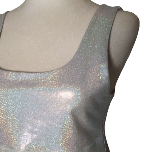 Fabletics Harlyn Medium Impact Sports Bra Silver Glitter Hologram Size Medium - Picture 4 of 7